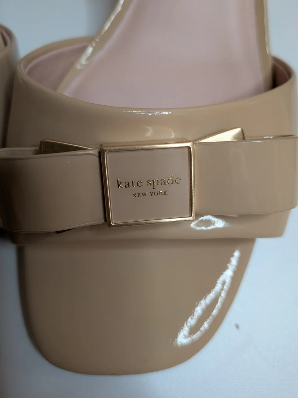 Kate Spade Bowdie Mid Patent Bow Block Heel Sandals Nude 9B - Picture 3 of 10